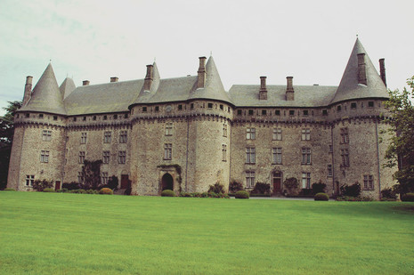 CHATEAU DE POMPADOUR